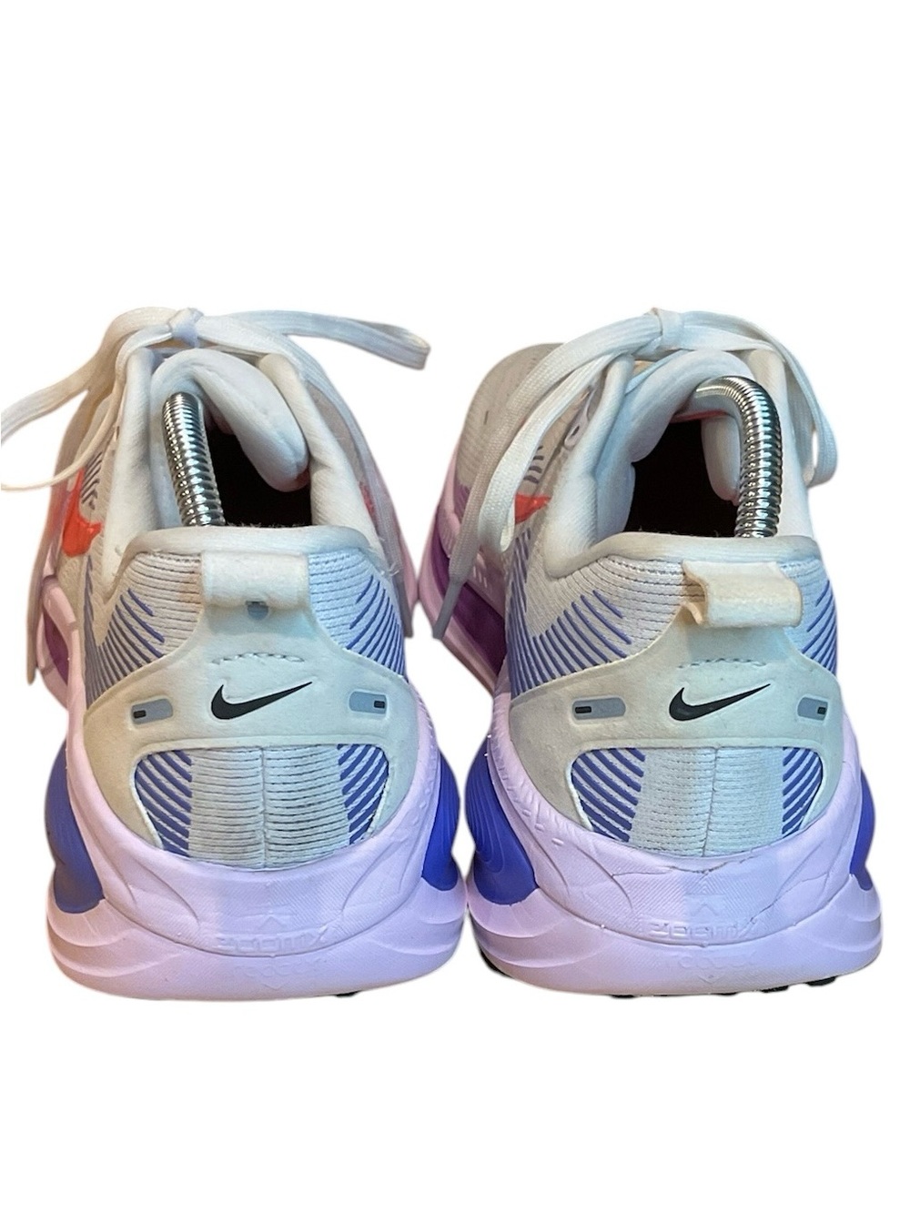 Nike Vomero 18 Women’s Running Shoes White Violet Mist Sapphire Hot Lava Size 10 - Picture 4 of 7